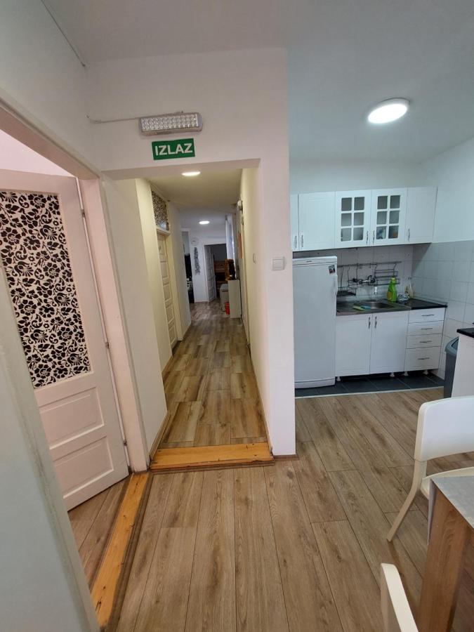 Hostel Inn Downtown Belgrado Esterno foto