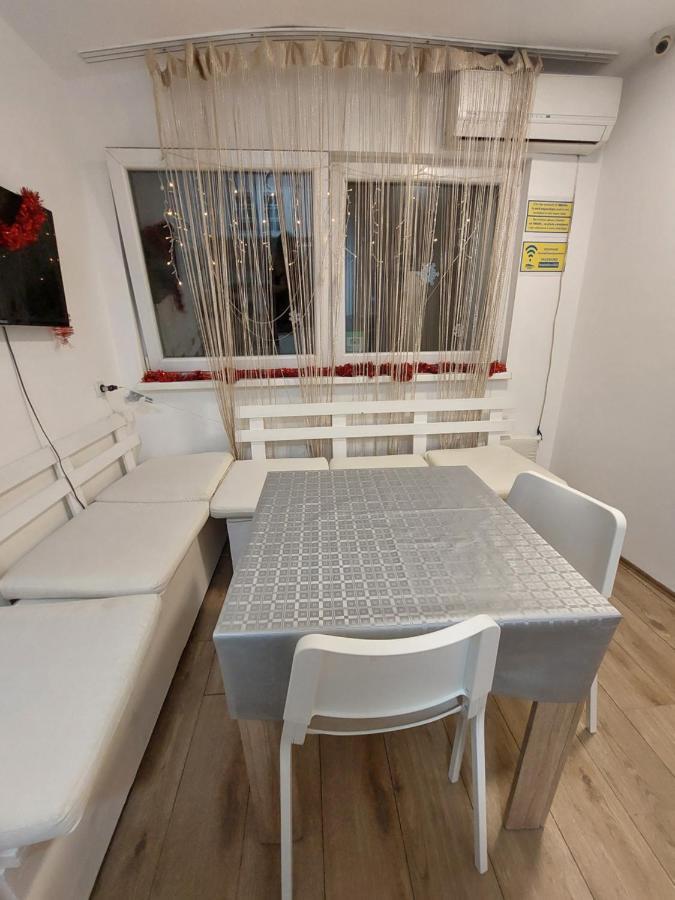 Hostel Inn Downtown Belgrado Esterno foto