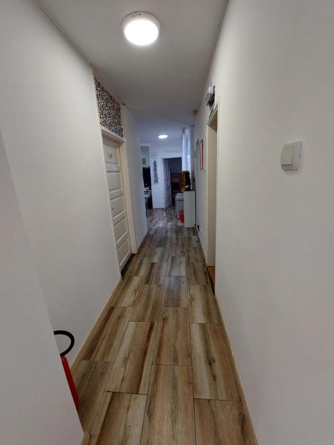 Hostel Inn Downtown Belgrado Esterno foto
