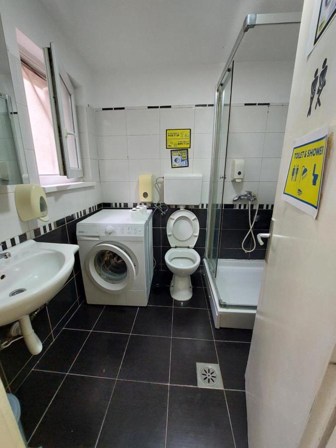 Hostel Inn Downtown Belgrado Esterno foto