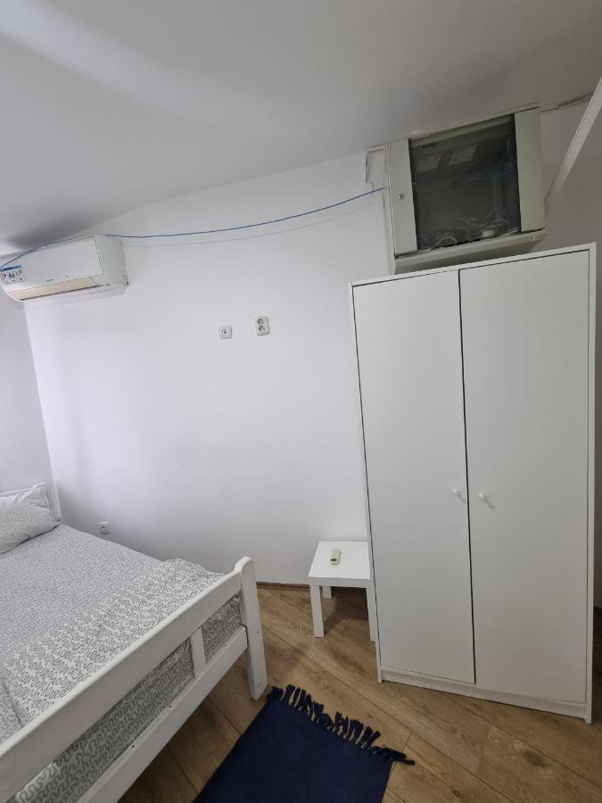 Hostel Inn Downtown Belgrado Esterno foto