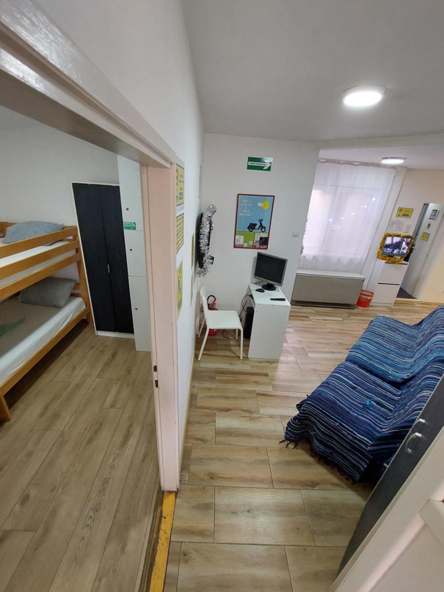 Hostel Inn Downtown Belgrado Esterno foto